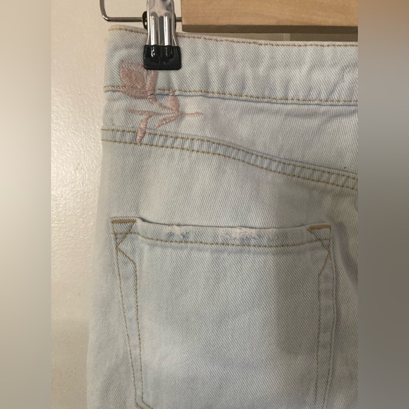 Kendall & Kylie roses embroidered jeans light wash distressed size 25 - Picture 8 of 11